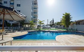 Apto alto padrão 200 m da praia de Costazul - WIFI 200MB - Piscina - Área kids - Netflix - 3 Quartos - Garagem - Cozinha equipada - Churrasqueira - Portaria 24h